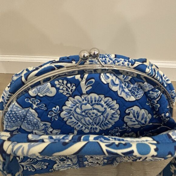 Vera Bradley Eloise Kiss Lock Purse Blue Lagoon Retired Quilted Bag 2011 - Picture 4 of 12